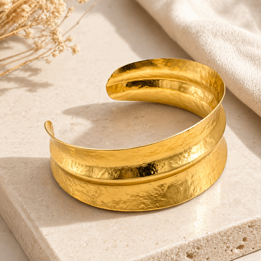 Wide textured cuff