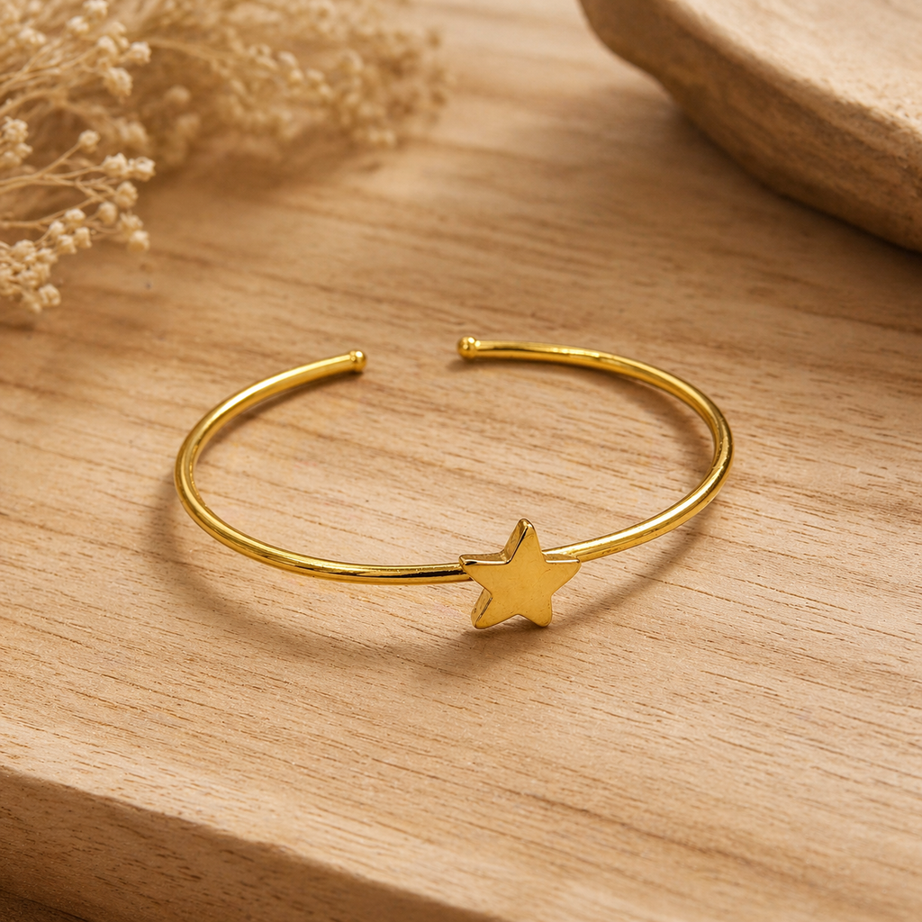Thin star bangle